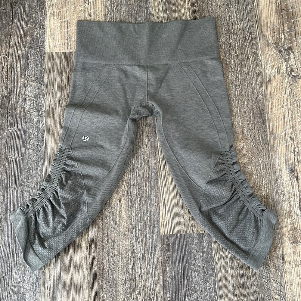 Lululemon In The Flow Cropped Legging Gray Women Size 4